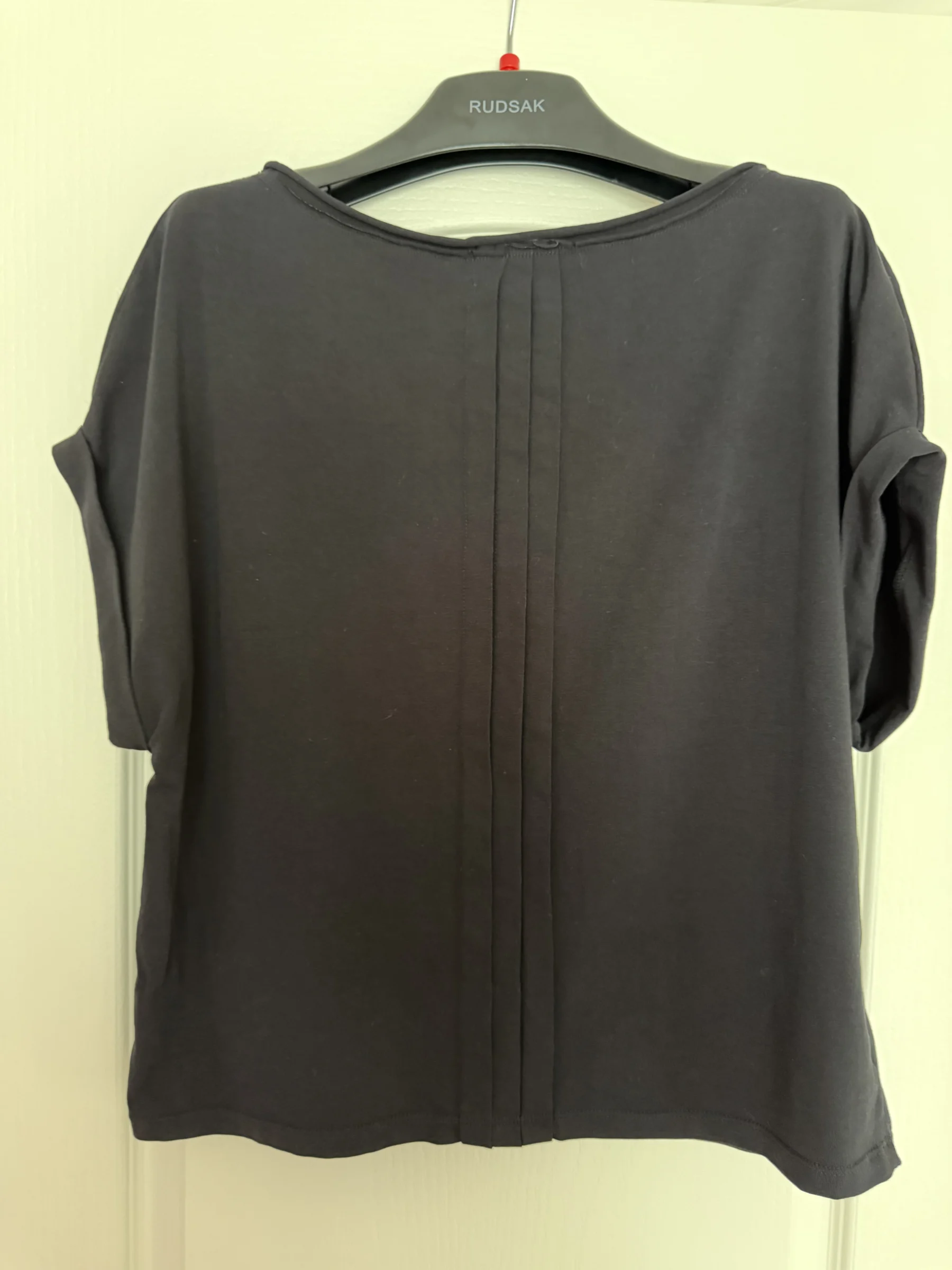 A gorgeous black T-shirt by Sarah Pacini Sarah Pacini seconde main