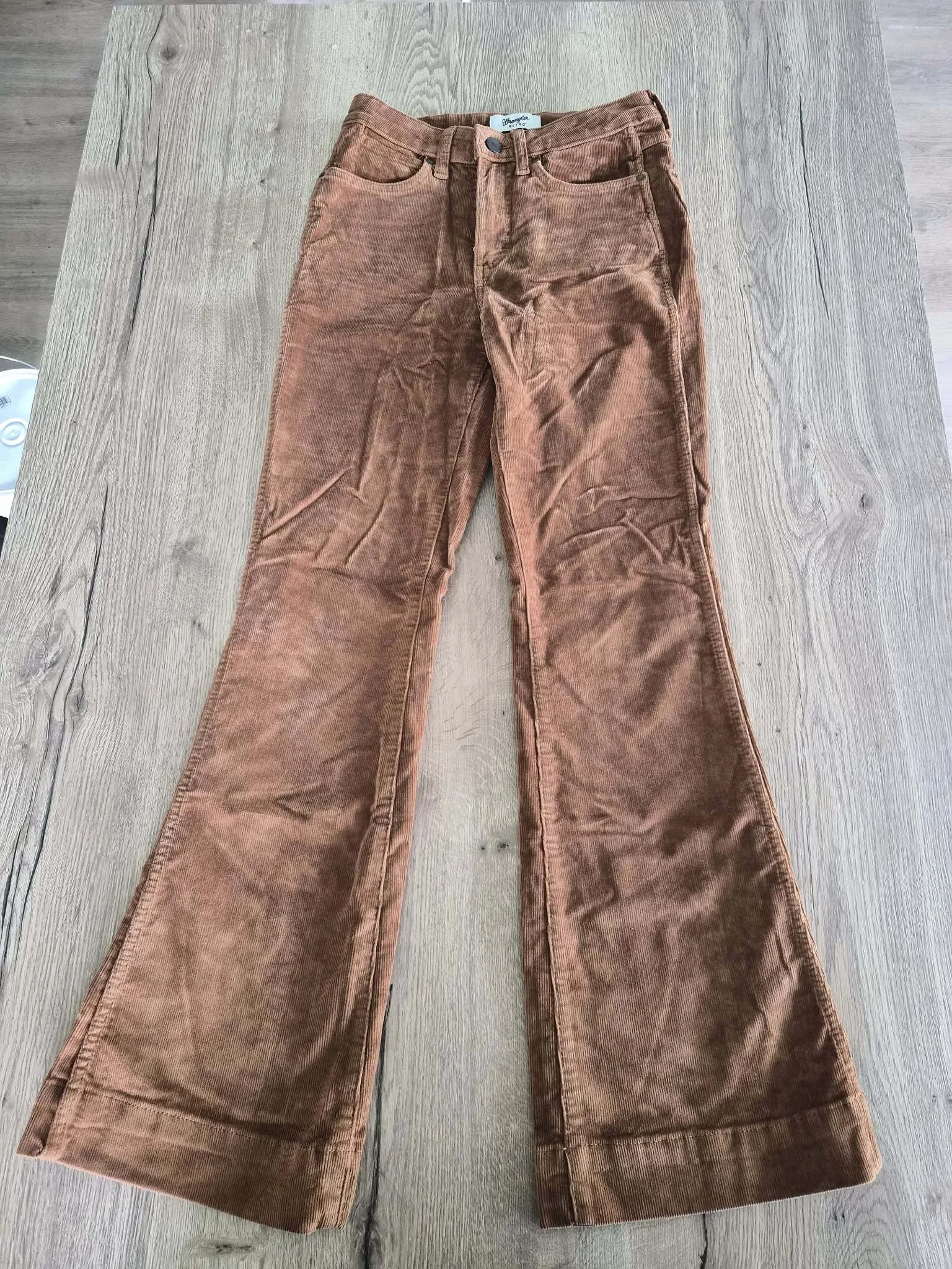 Pantalon flare en velours Wrangler seconde main