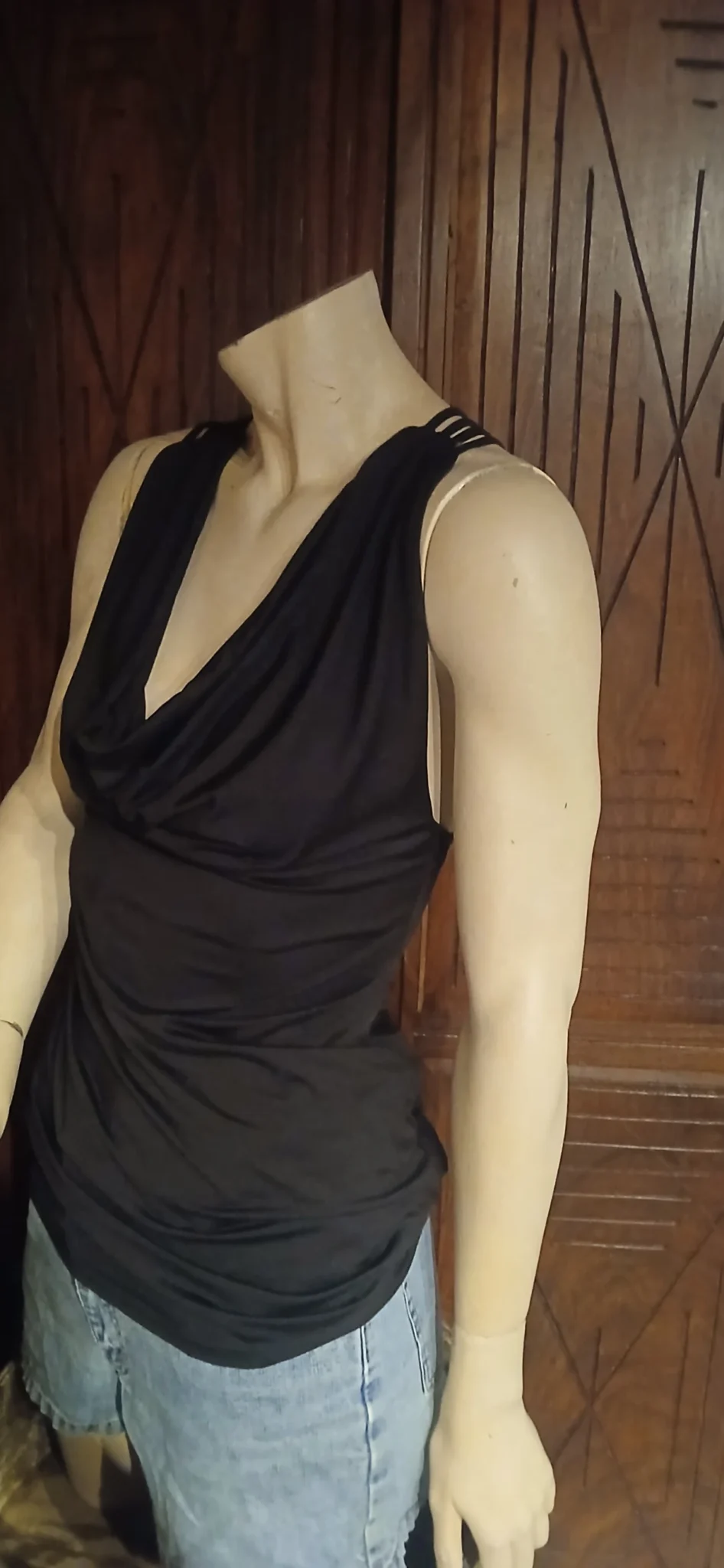 Featured image for Venus's criss-cross back top