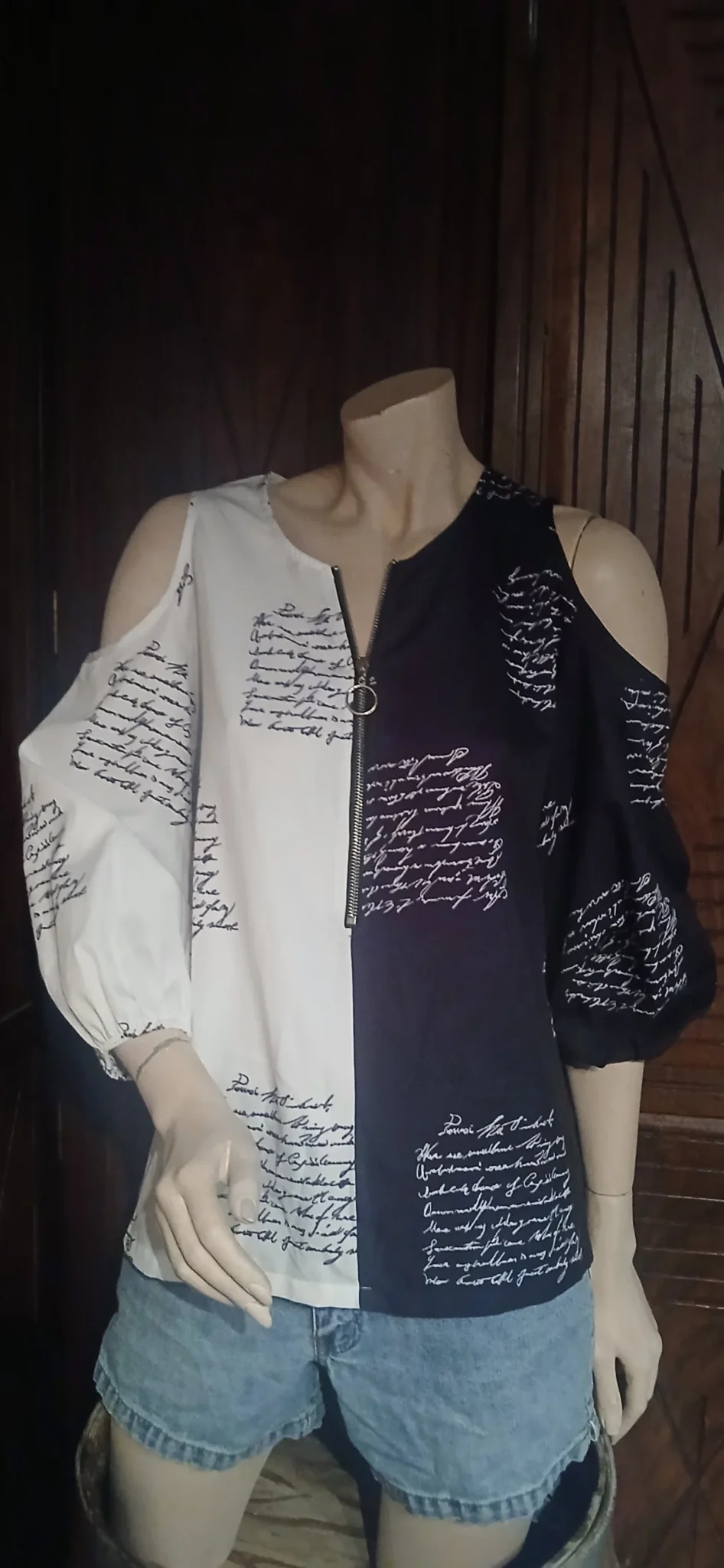 Image for Open-shoulder jumper by Chi Me