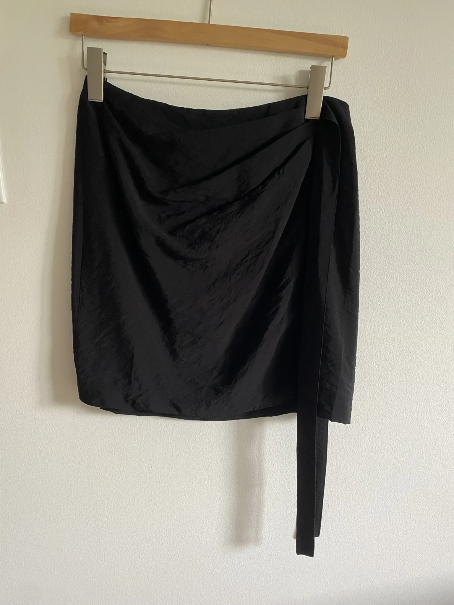 Featured image for Jupe portefeuille noire NEUVE