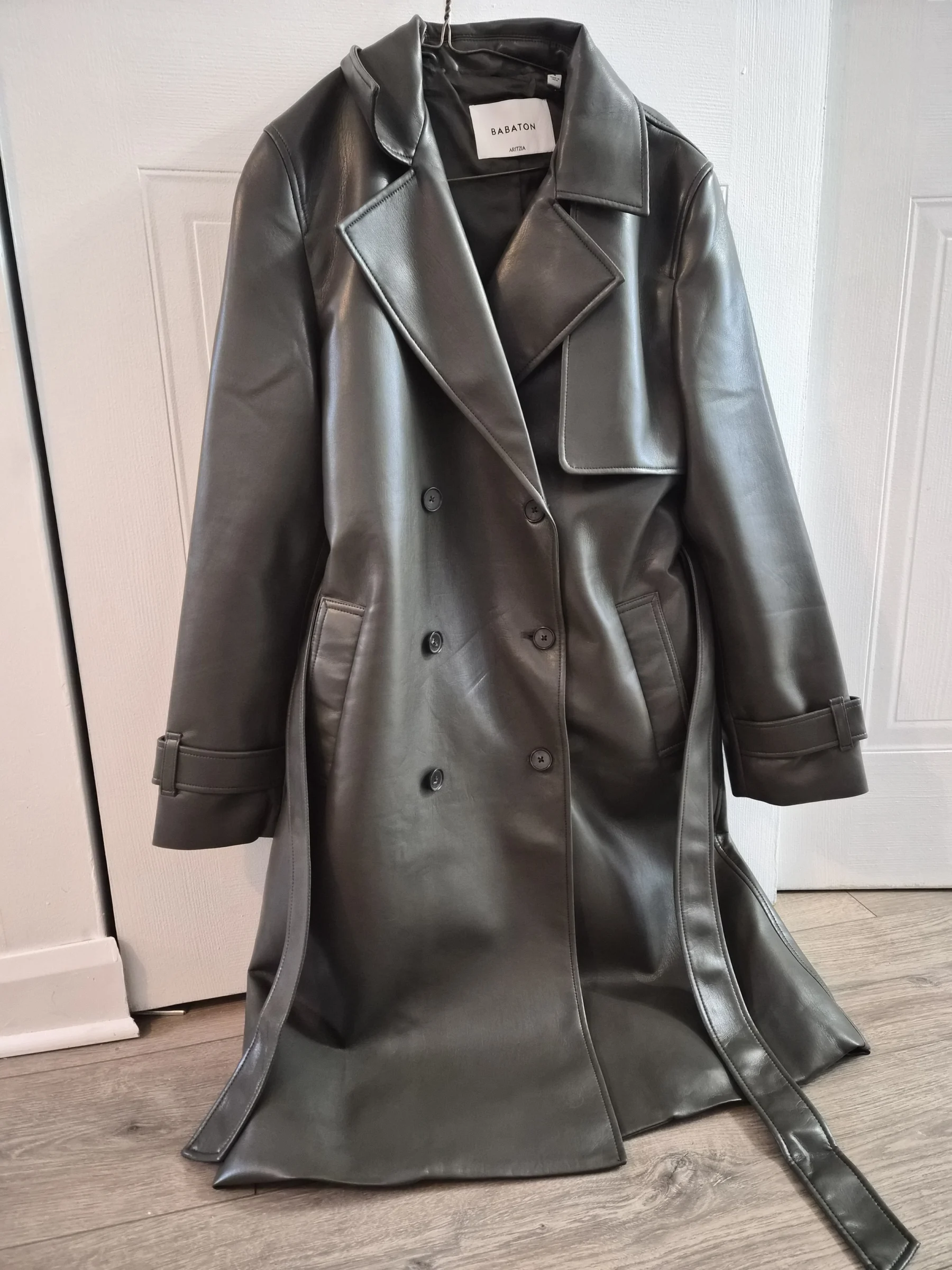 Manteau cuire vert olive haute qualité Aritzia seconde main