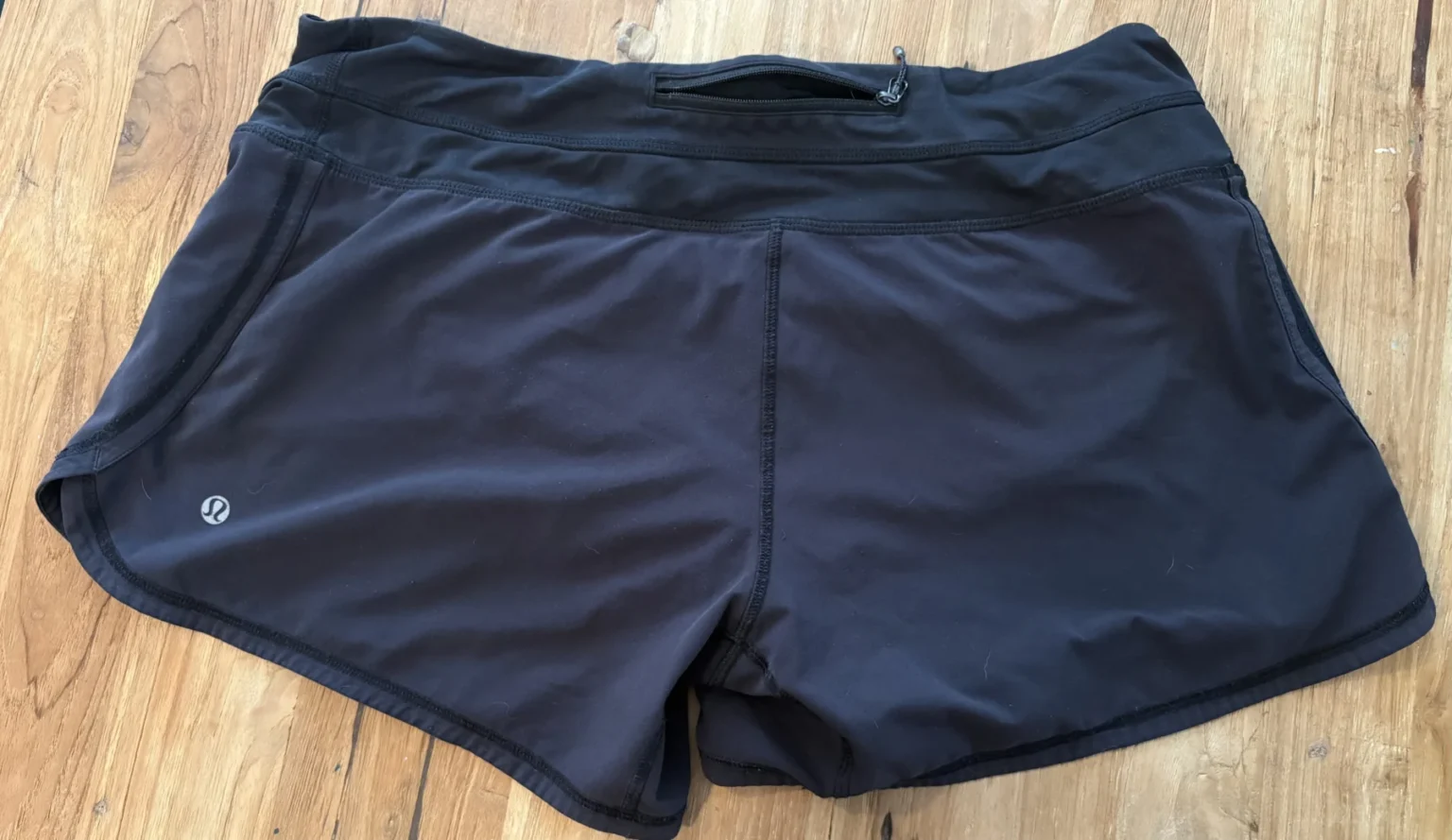 Image for Lululemon – Short d’entraînement noir avec poche zippée – Taille 10