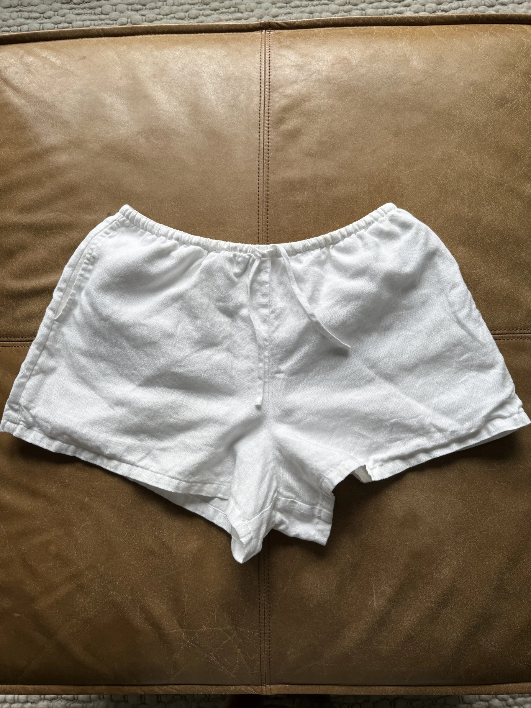 Reformation white 100% linen shorts Reformation seconde main