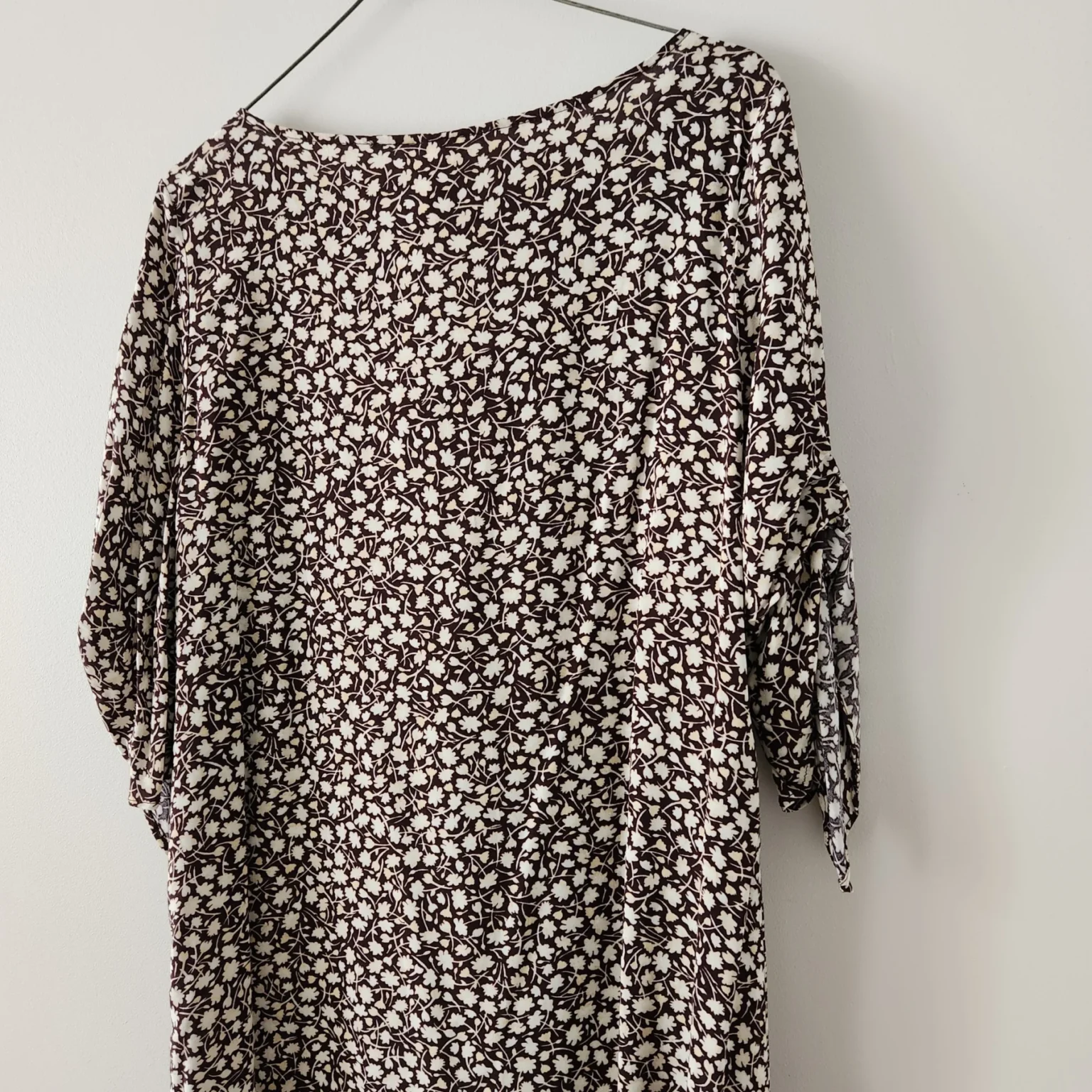 Image for Floral dress with ruffled sleeves