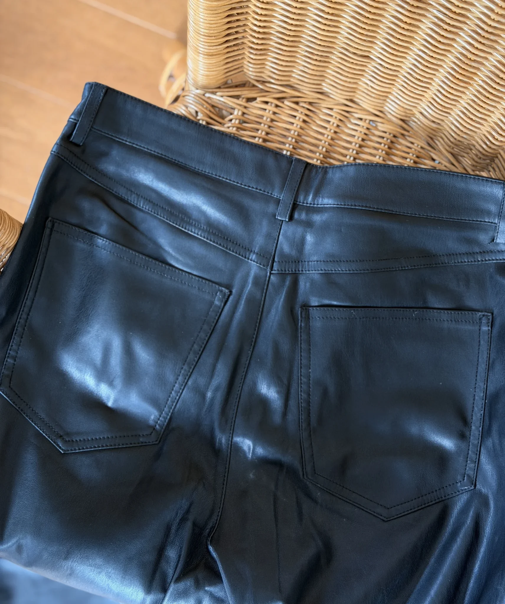Image for Pantalon imitation cuir