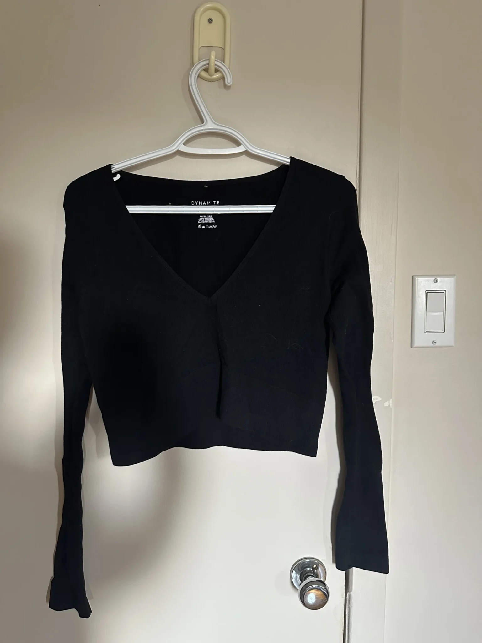 Featured image for Fitted jumper with a V-neck