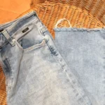 Featured thumbnail for Jeans Mavi courts