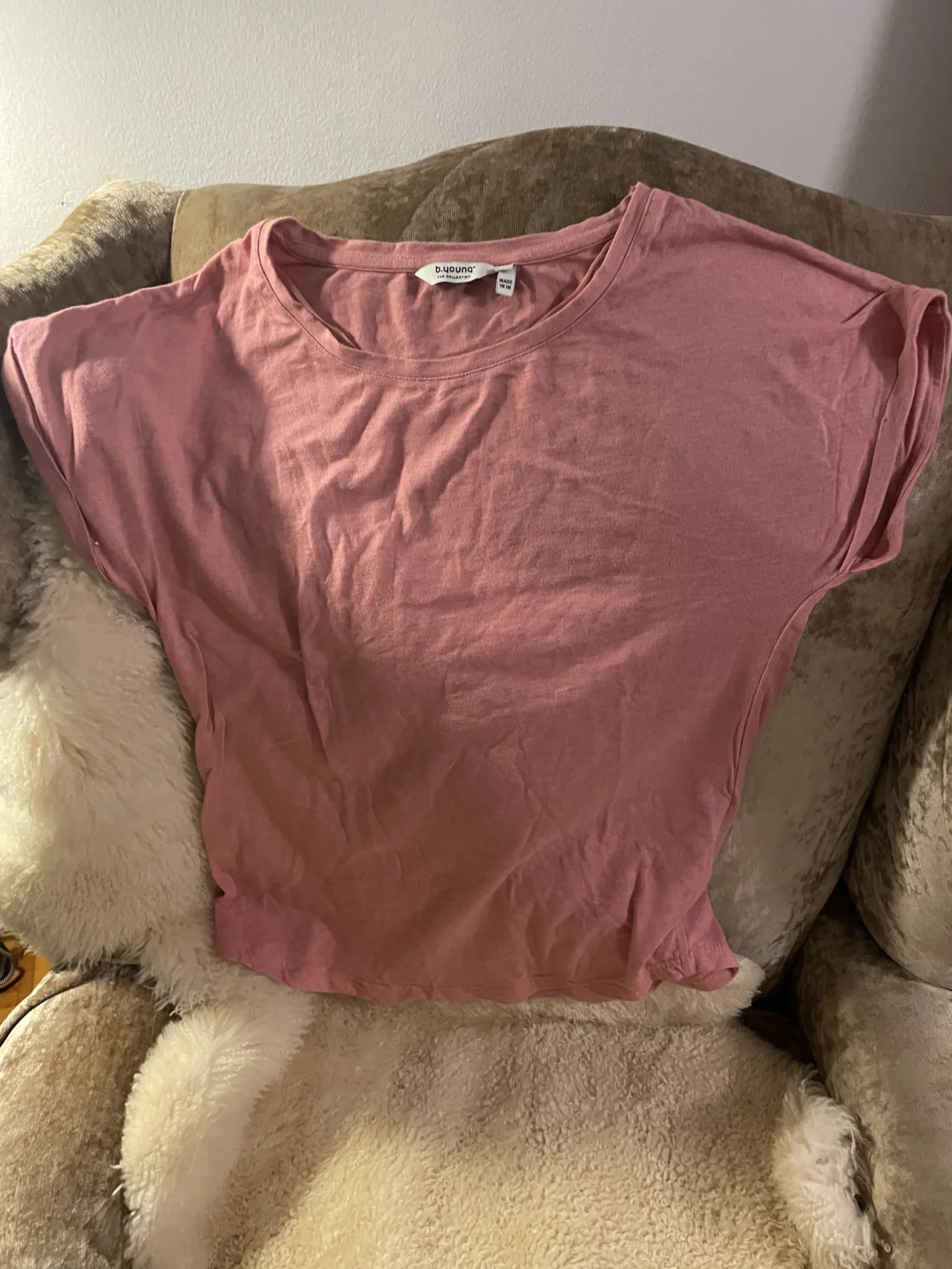 Featured image for B Young T-shirt, size XS