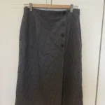 Featured thumbnail for Uniqlo mid-length skirt