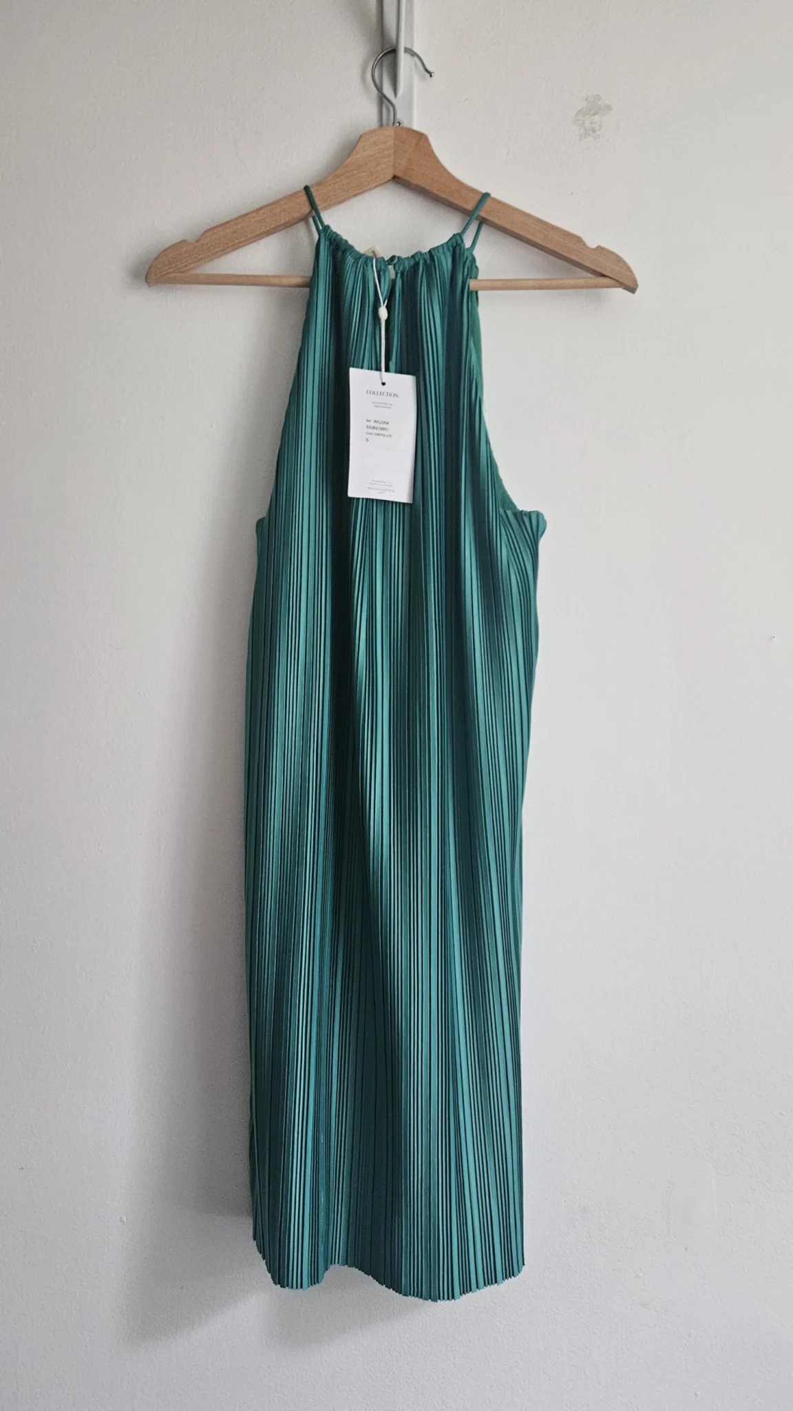 Image for 🌷Emerald dress – Grace and Mila