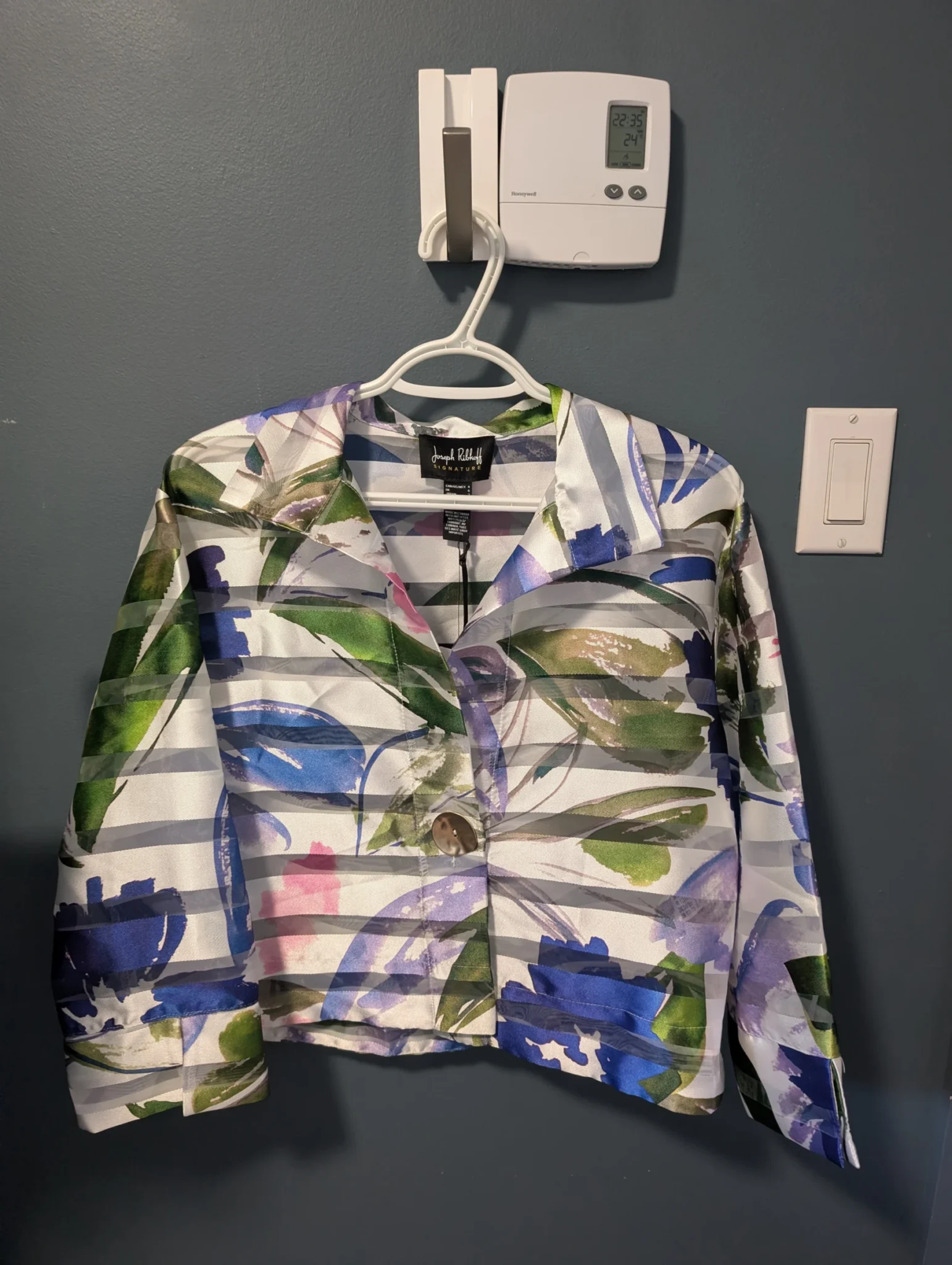 Featured image for Veste légère Joseph Ribkoff