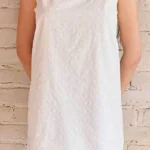 Featured thumbnail for Robe brodée en oeillets