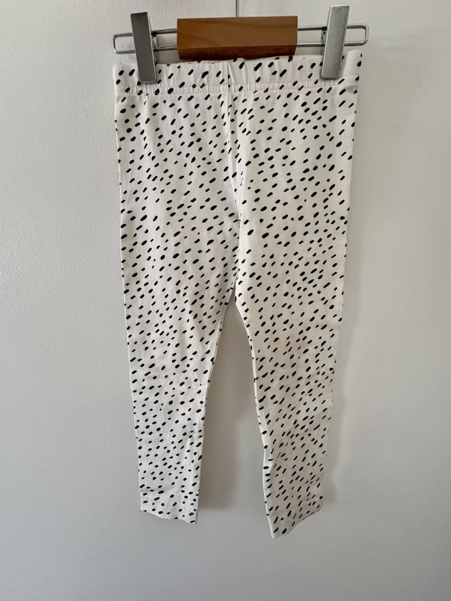 Featured image for 3/4-length leggings