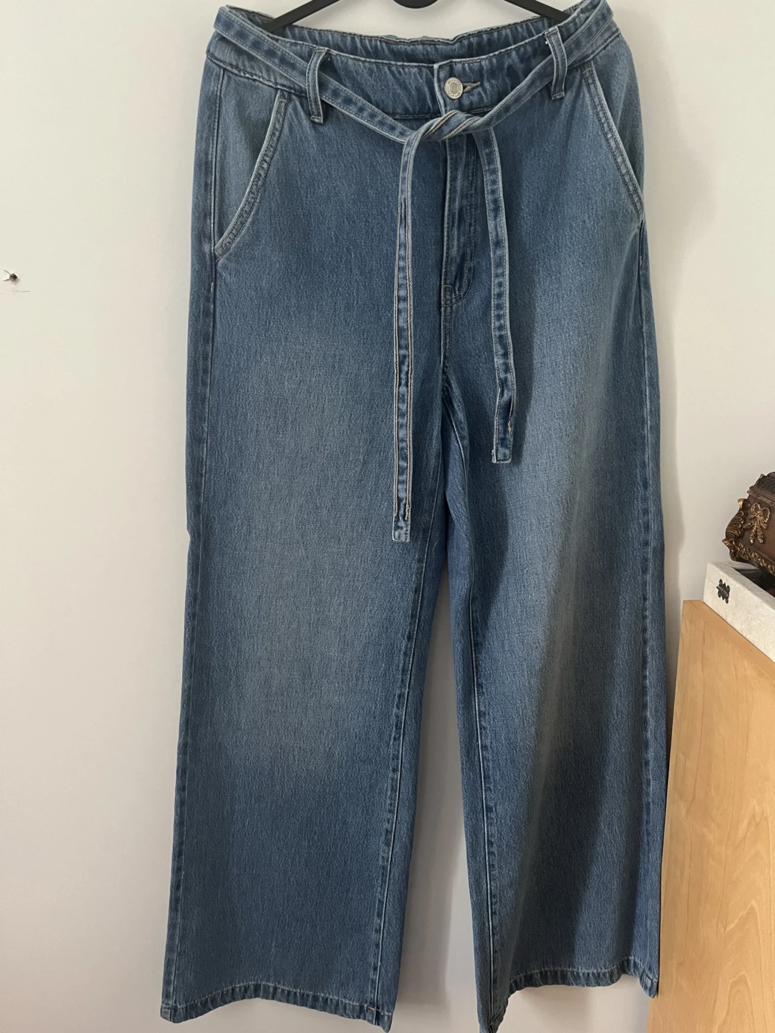 Featured image for Jean (bas d’un ensemble avec veste)