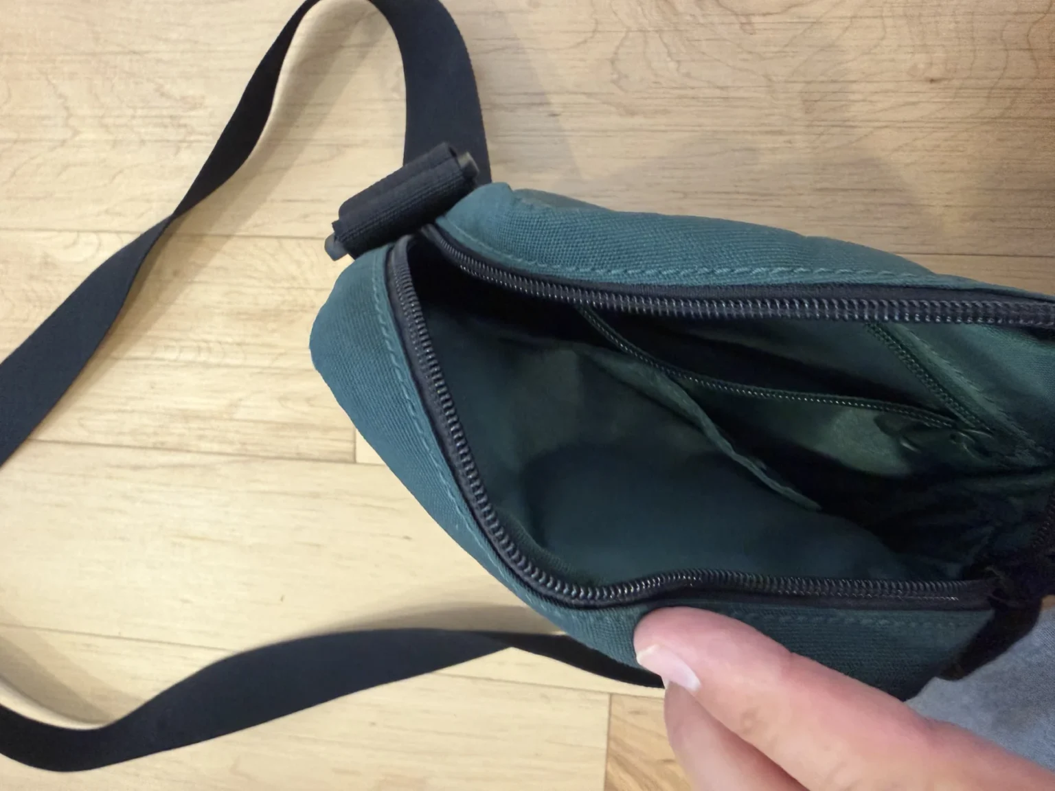 Image for Lacoste shoulder bag