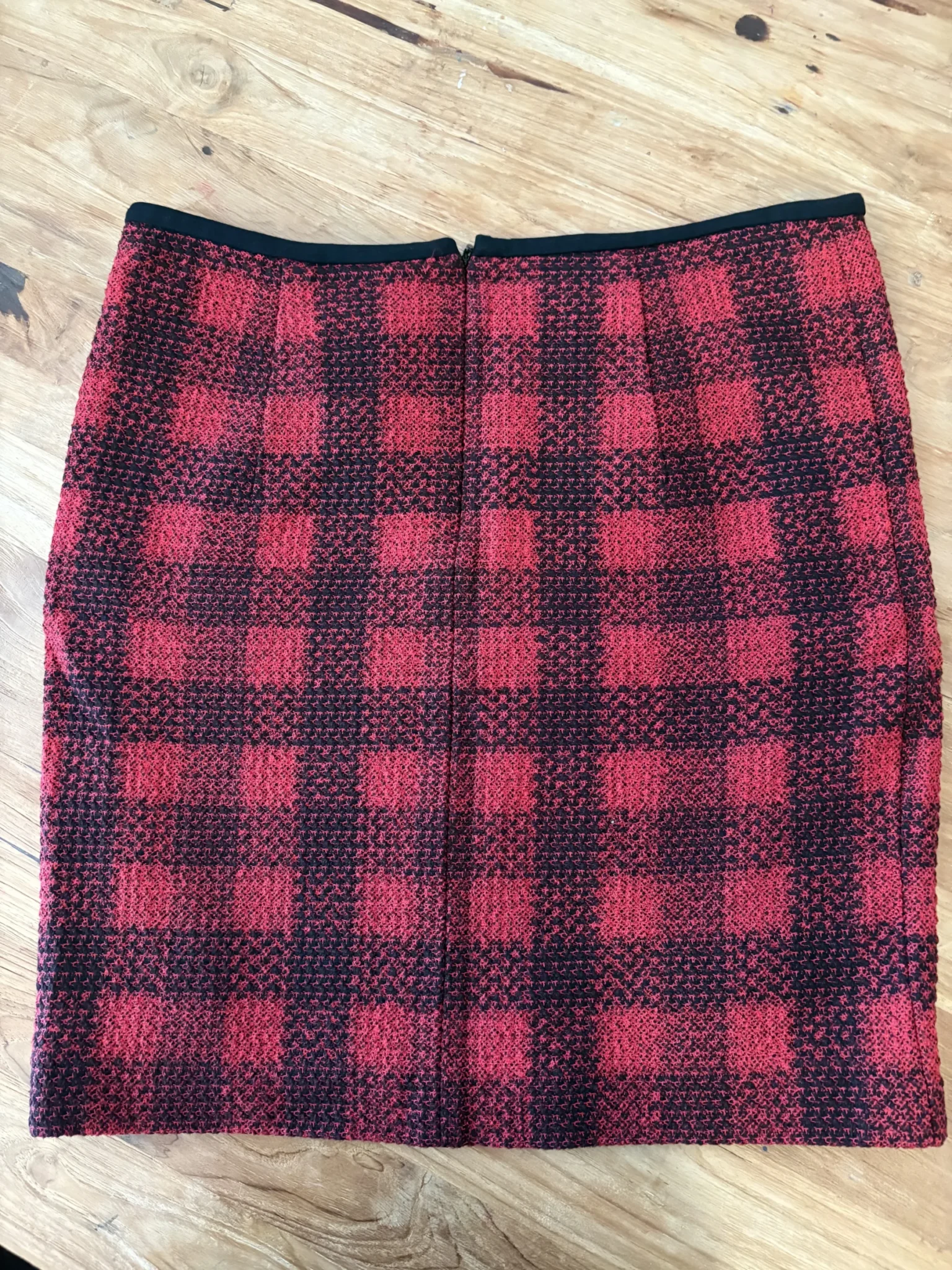 Image for Atelier Gardeur straight-cut skirt in red and black checks