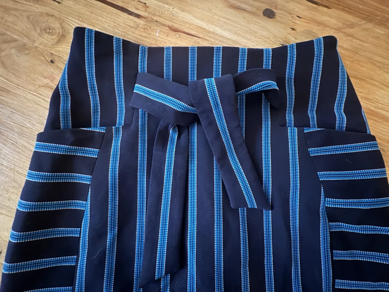 Image for Jupe droite Karen Millen bleu marine et turquoise