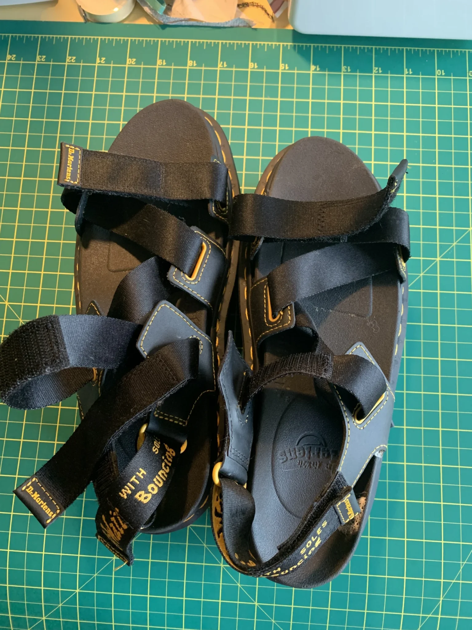 Featured image for Sandales plateforme Dr Martens