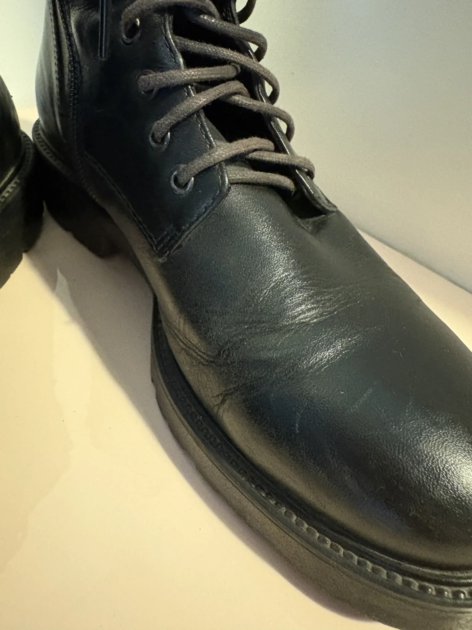 Image for Black leather boots by Vagabond Shoemakers – Size 39