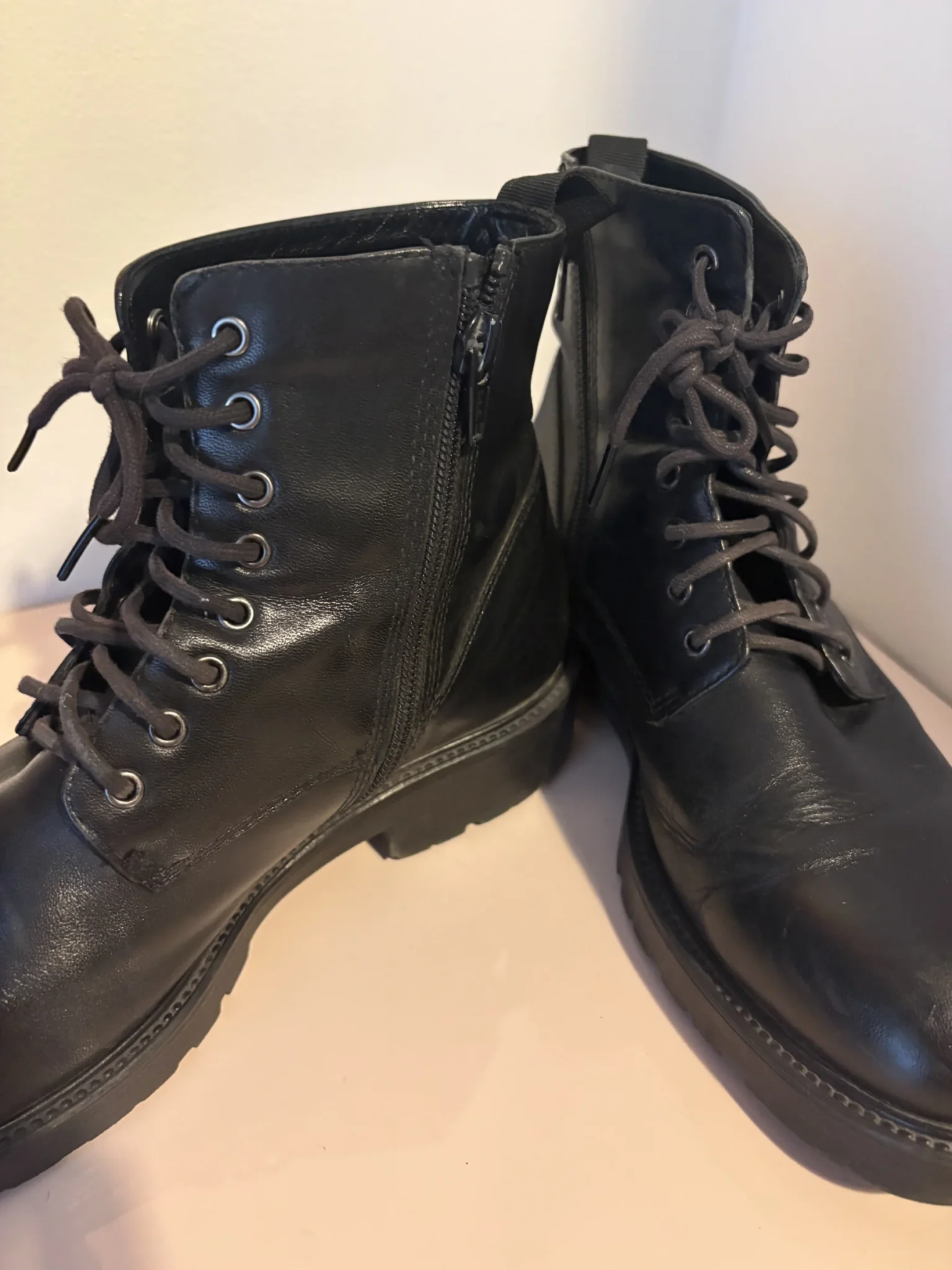 Image for Black leather boots by Vagabond Shoemakers – Size 39