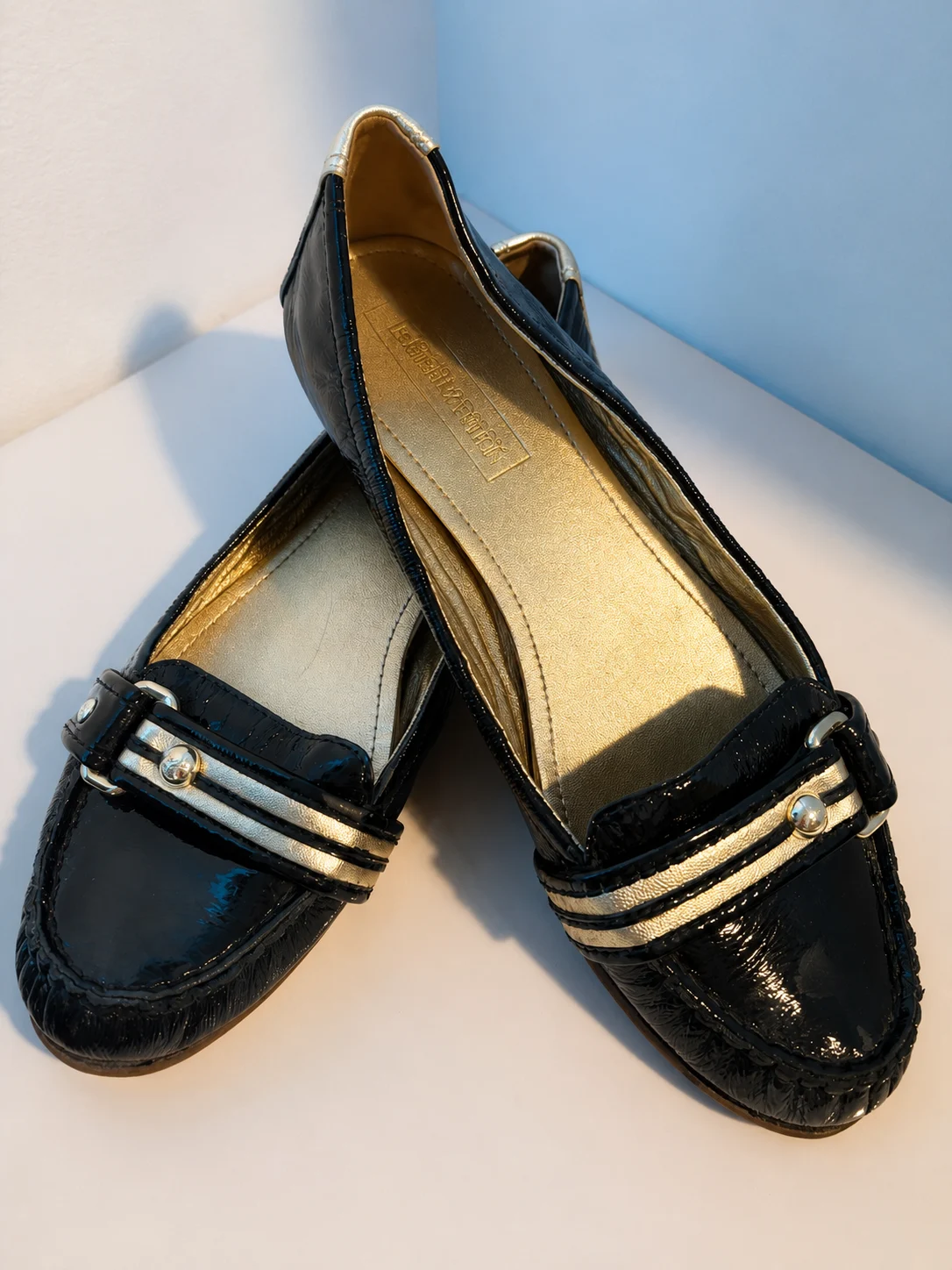 Coach Poppy – Ballerines en cuir verni noir et doré – Grandeur 8 Coach seconde main