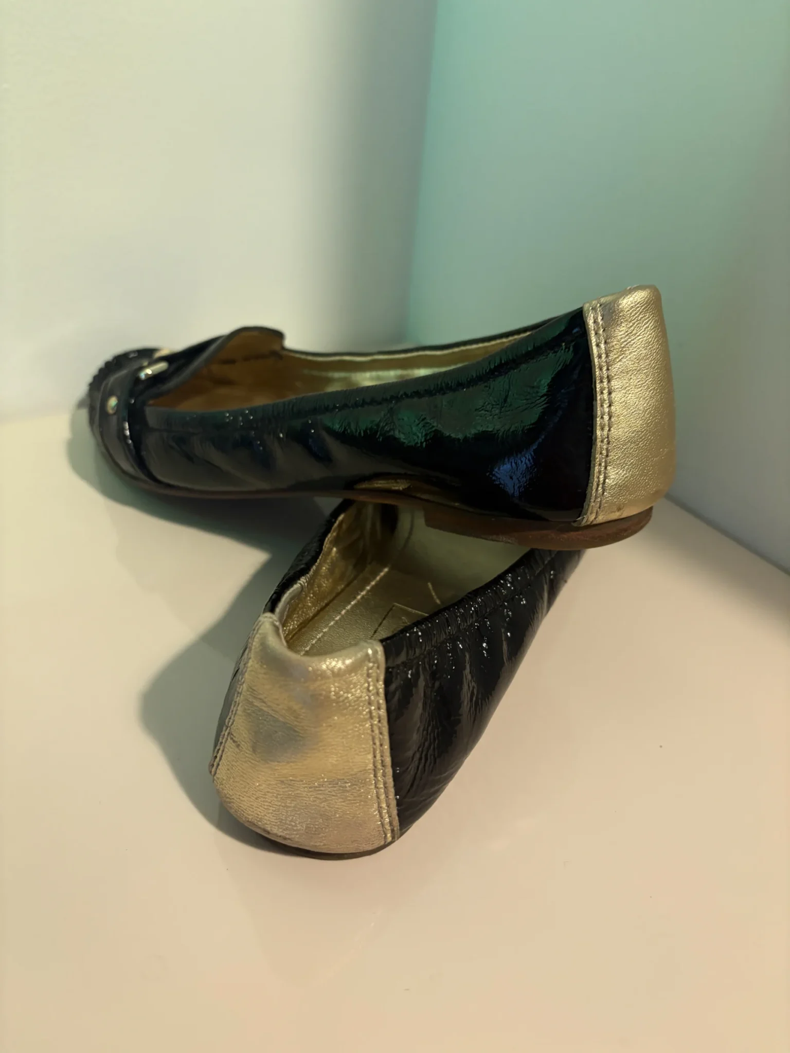 Image for Coach Poppy – Black and gold patent leather ballet flats – Size 8