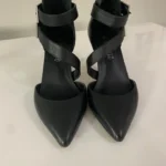 Featured thumbnail for Elegant leather court shoes