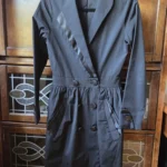 Featured thumbnail for Valérie Dumaine-Superbe robe ou redingote noire