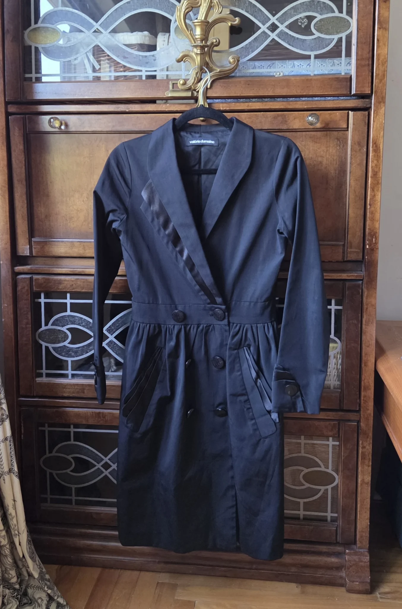 Image for Valérie Dumaine-Superbe robe ou redingote noire