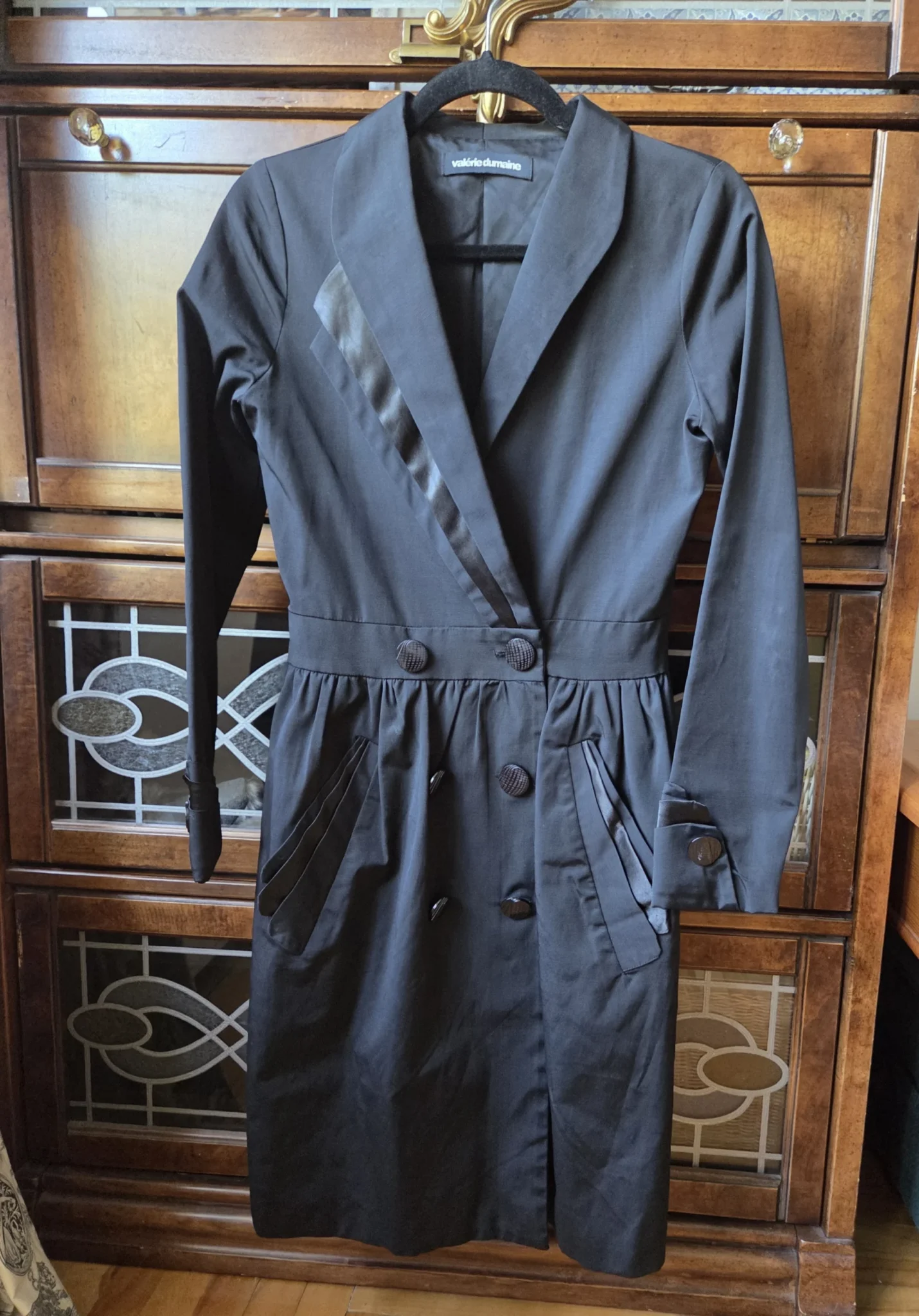 Image for Valérie Dumaine-Superbe robe ou redingote noire