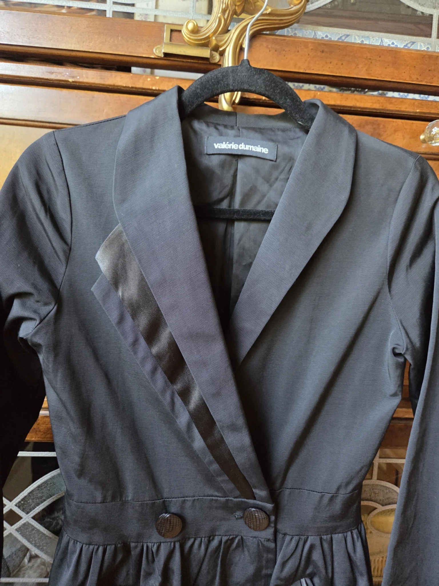 Image for Valérie Dumaine-Superbe robe ou redingote noire