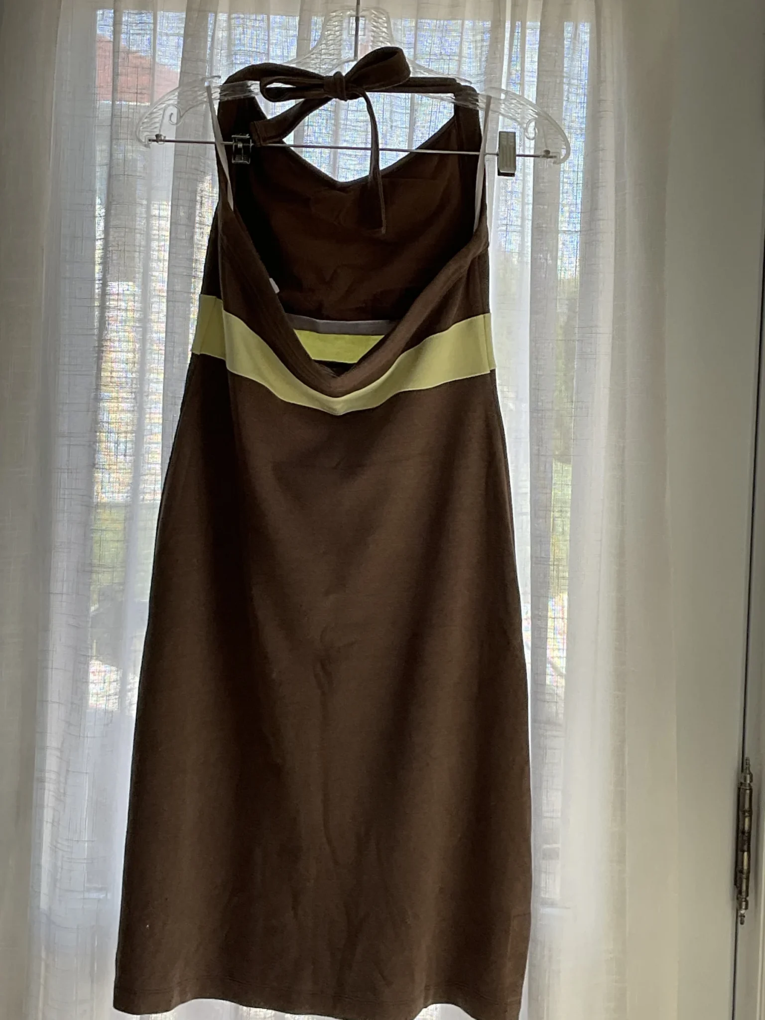 Image for Robe brune avec ligne verte pâle