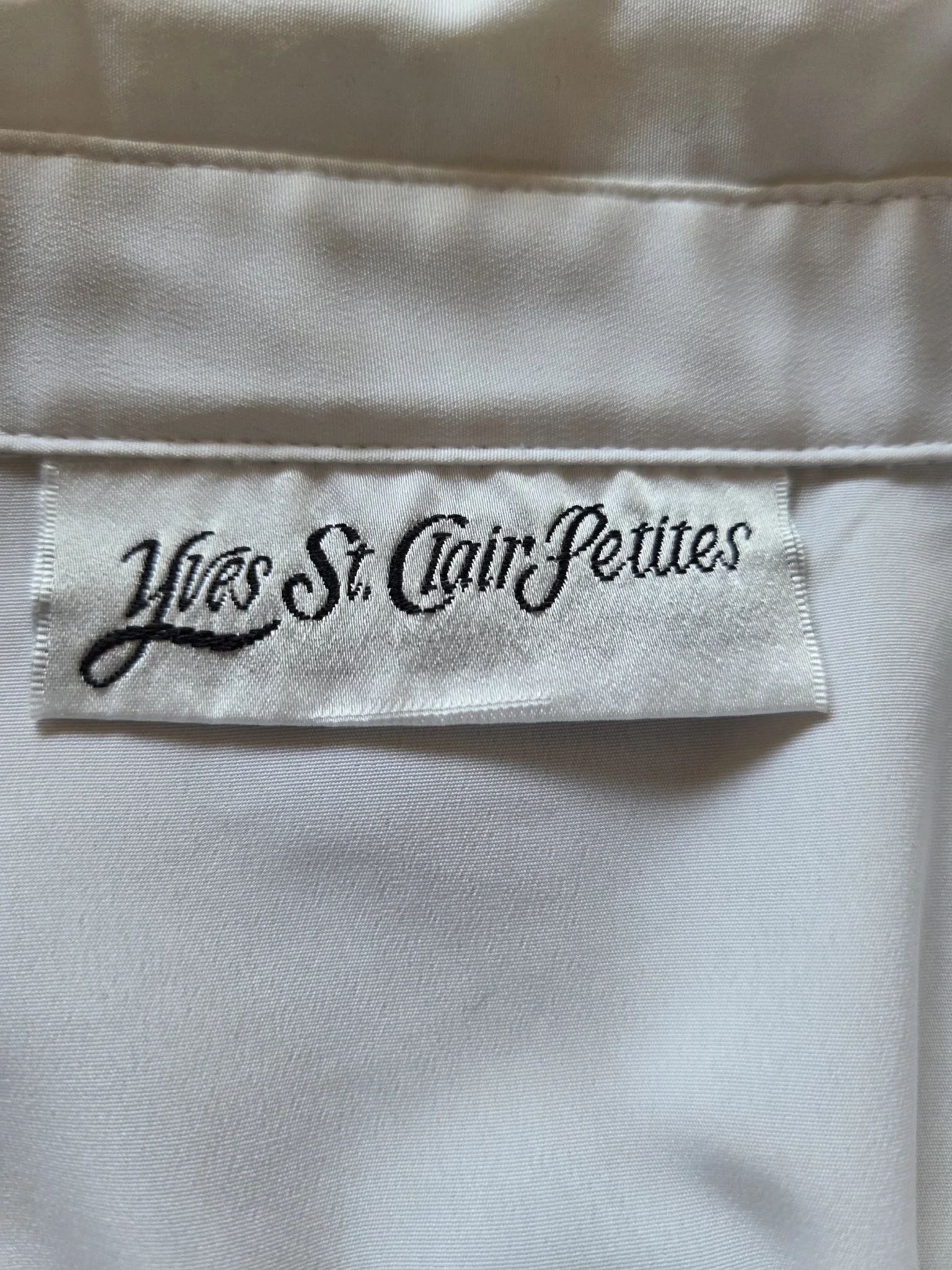 Image for Joli Chemisier blanc avec lisérés de satin