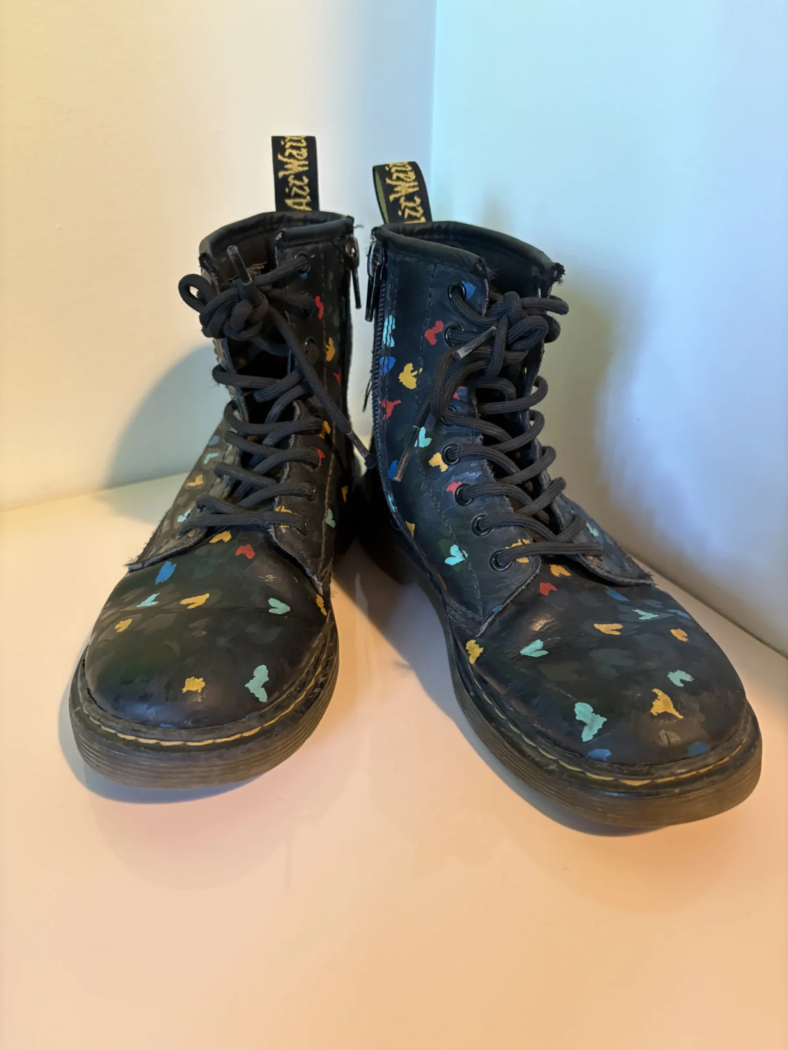 Featured image for Dr. Martens 1460 Wild heart Enfant -  Édition limitée avec zip