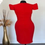 Thumbnail for Robe Audacieuse Écarlate au Décolleté Plongeant