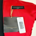 Thumbnail for Robe Audacieuse Écarlate au Décolleté Plongeant