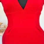 Thumbnail for Robe Audacieuse Écarlate au Décolleté Plongeant
