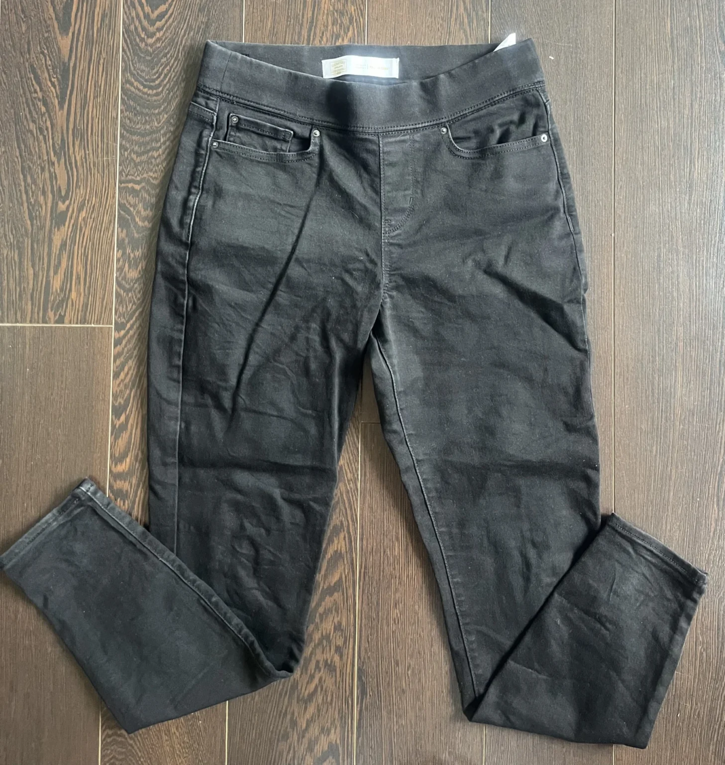 Featured image for Black stretch skinny Levi’s jeans