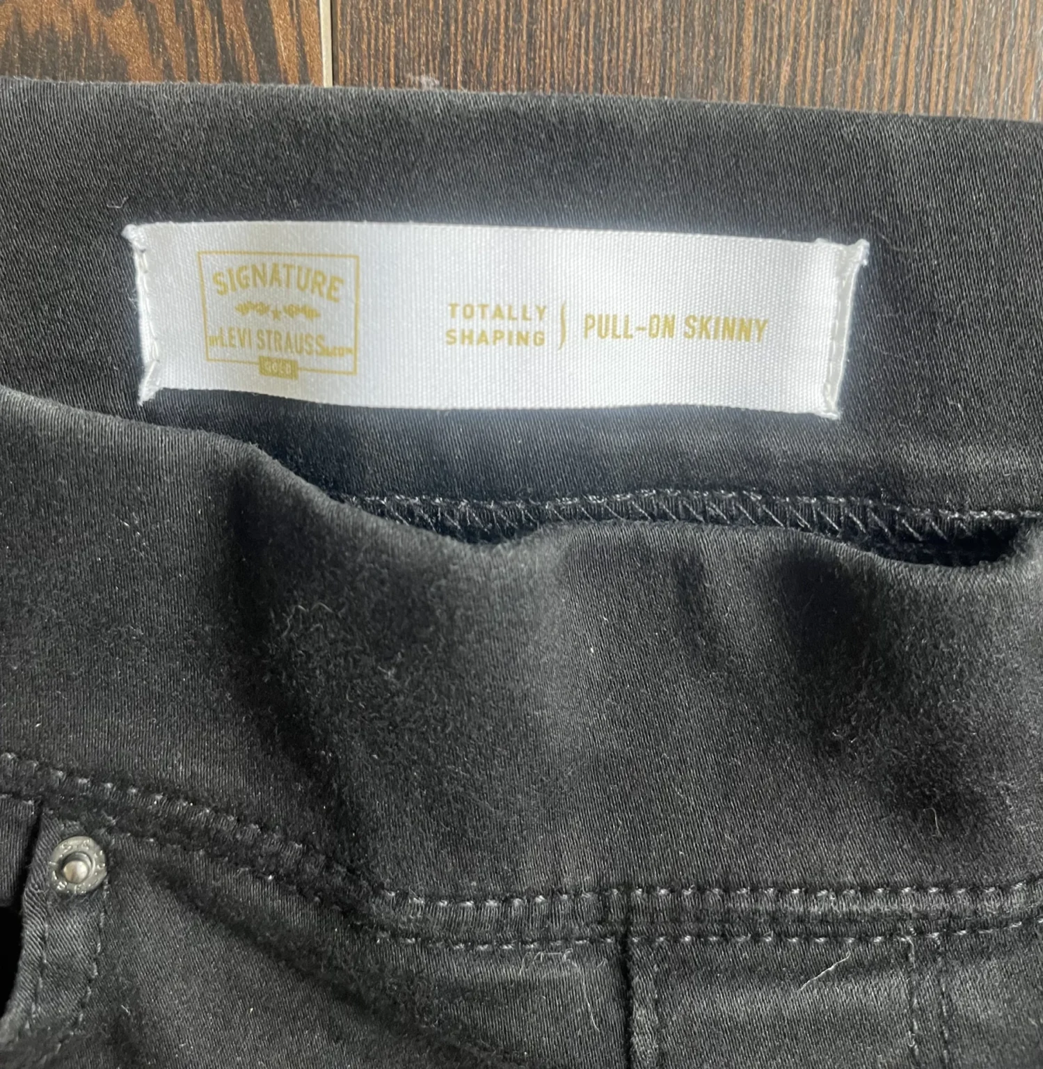 Image for Black stretch skinny Levi’s jeans