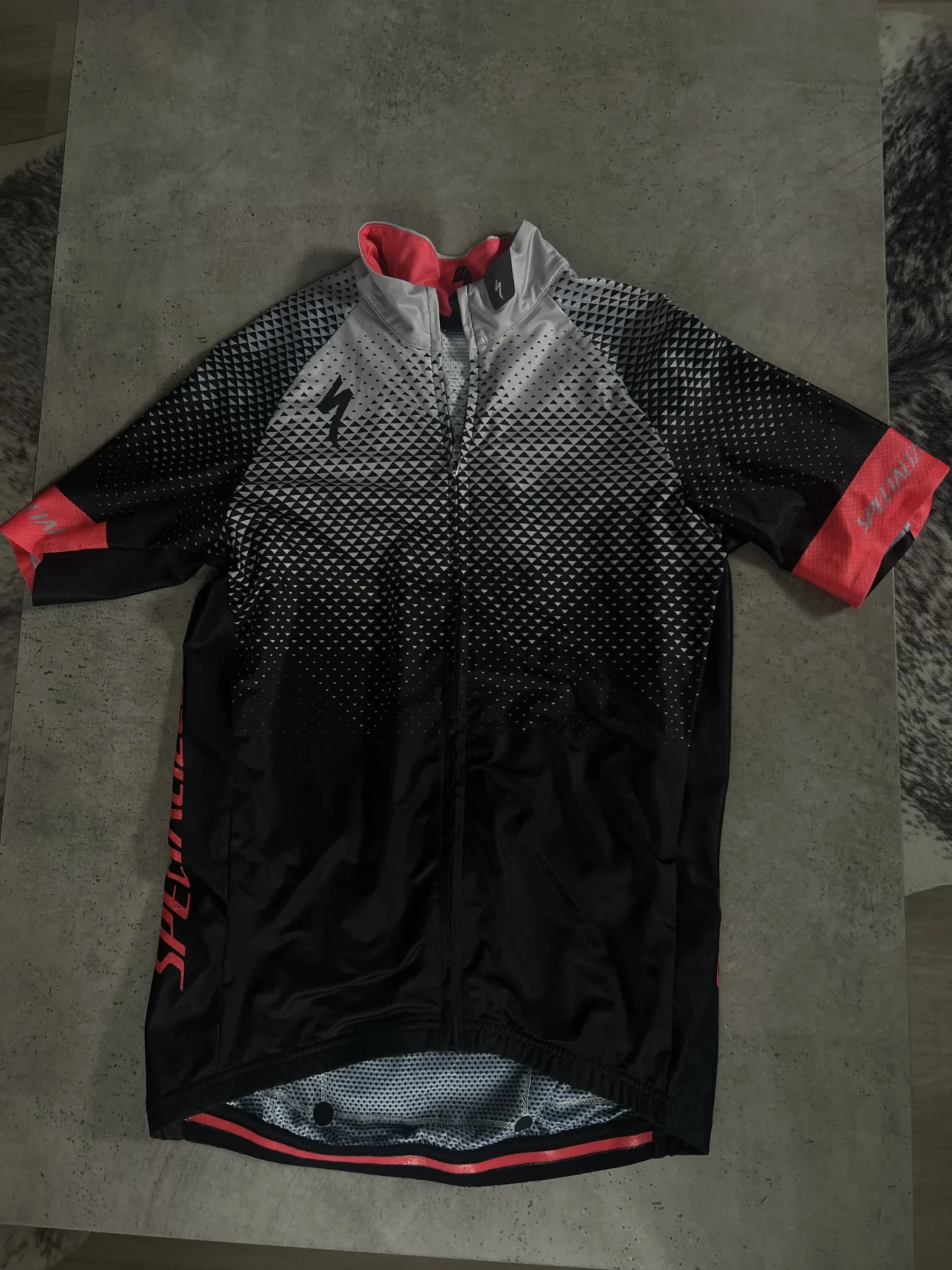 Featured image for Specialized cycling jersey