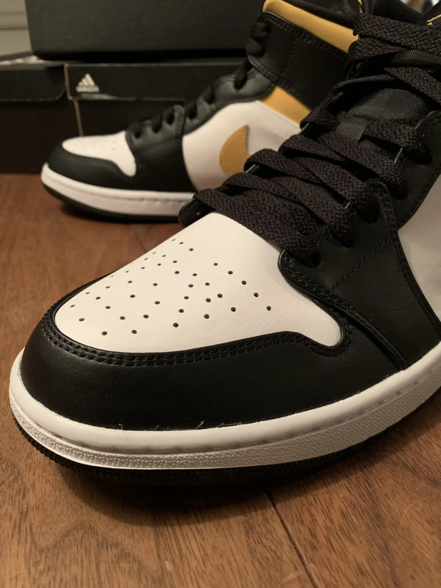 Featured image for Air Jordan 1 Mid