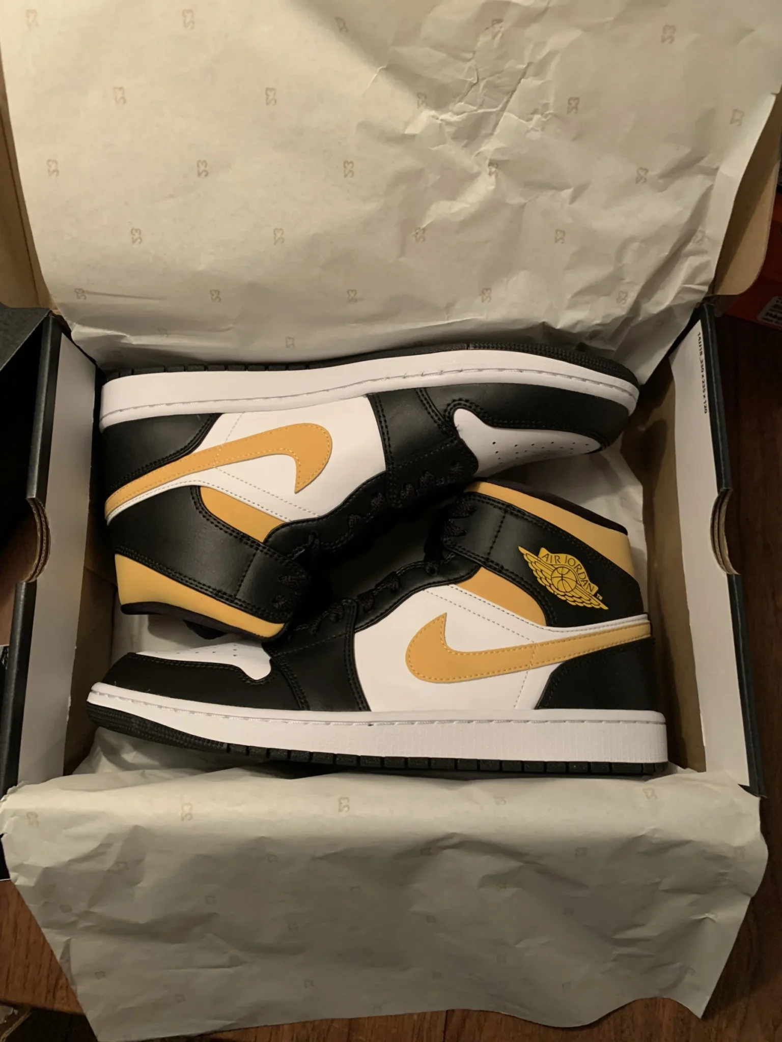 Image for Air Jordan 1 Mid