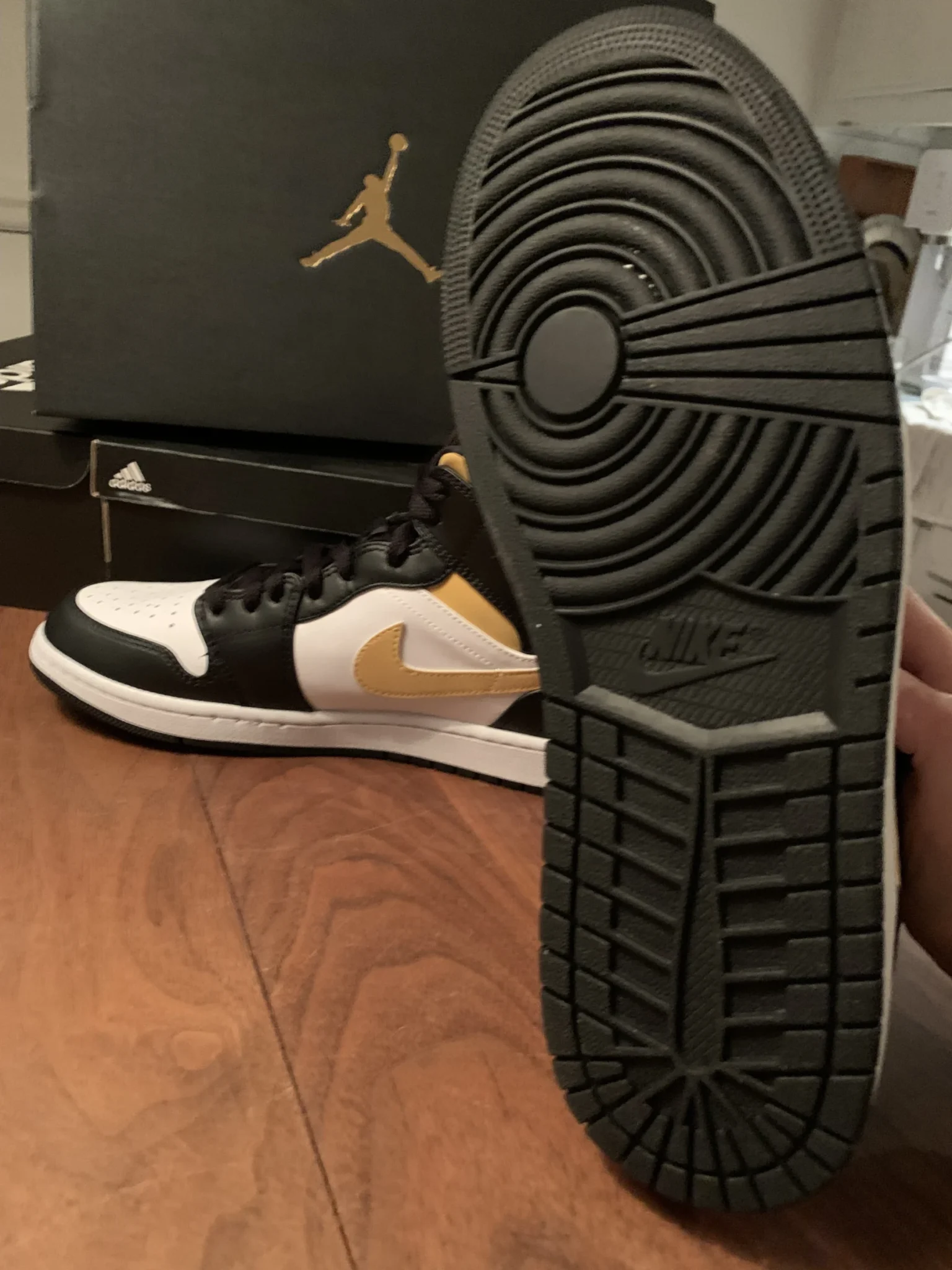 Image for Air Jordan 1 Mid