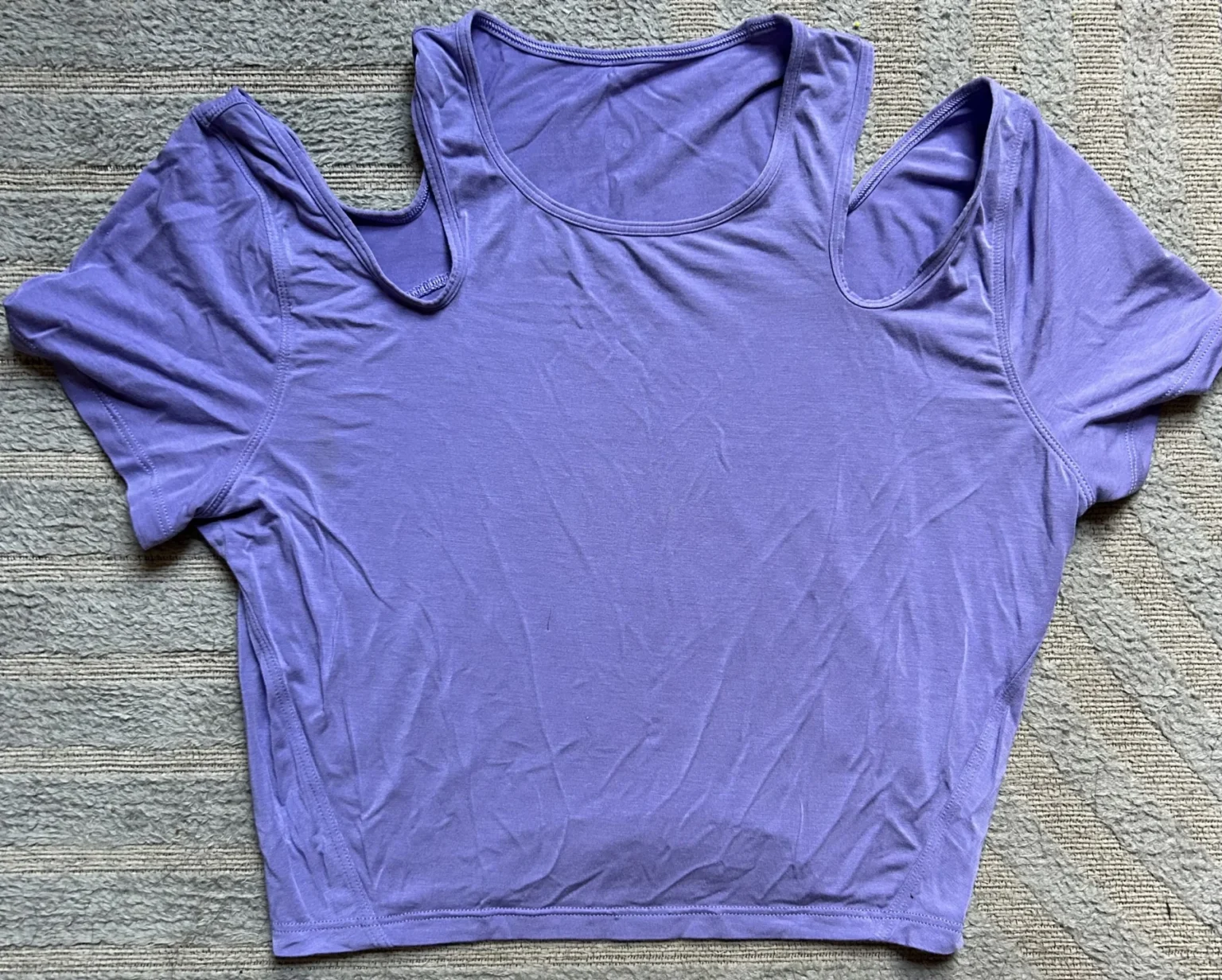 Featured image for Yoga T-shirt with cut-out shoulders