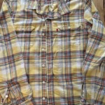 Featured thumbnail for Levi’s checked shirt – Size L/G
