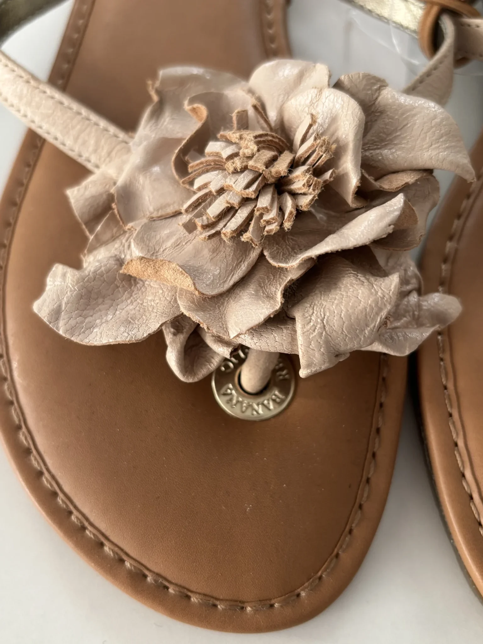 Image for Banana Republic sandals – Leather flower