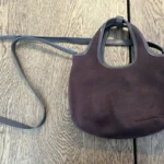 Featured thumbnail for Gros ménage 🍃 - Petit sac à main en suède brun