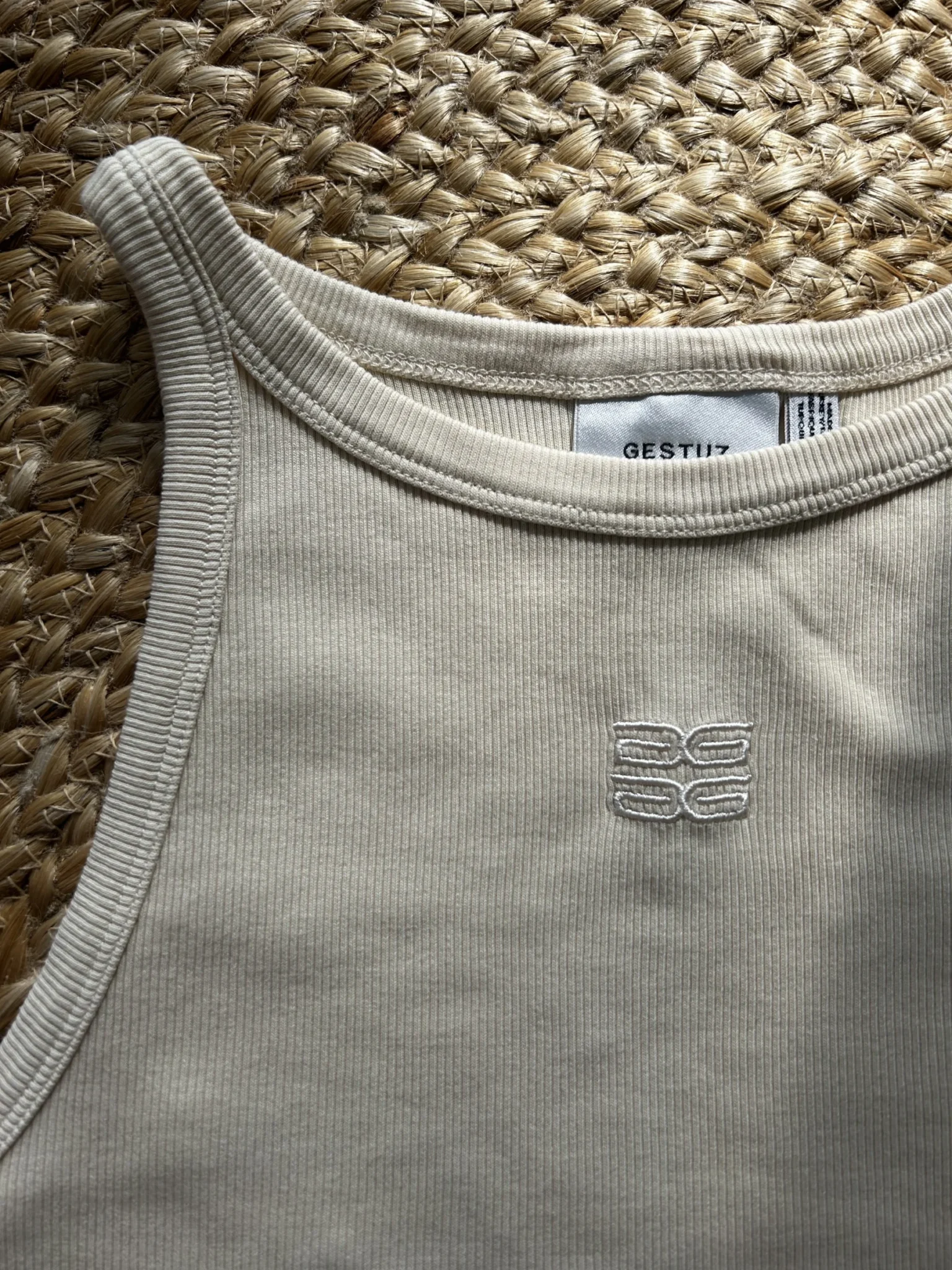 Featured image for Camisole Gestuz
