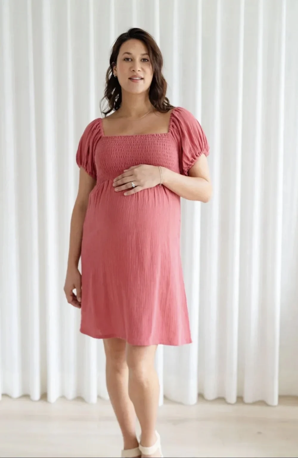 Featured image for Robe rose maternité